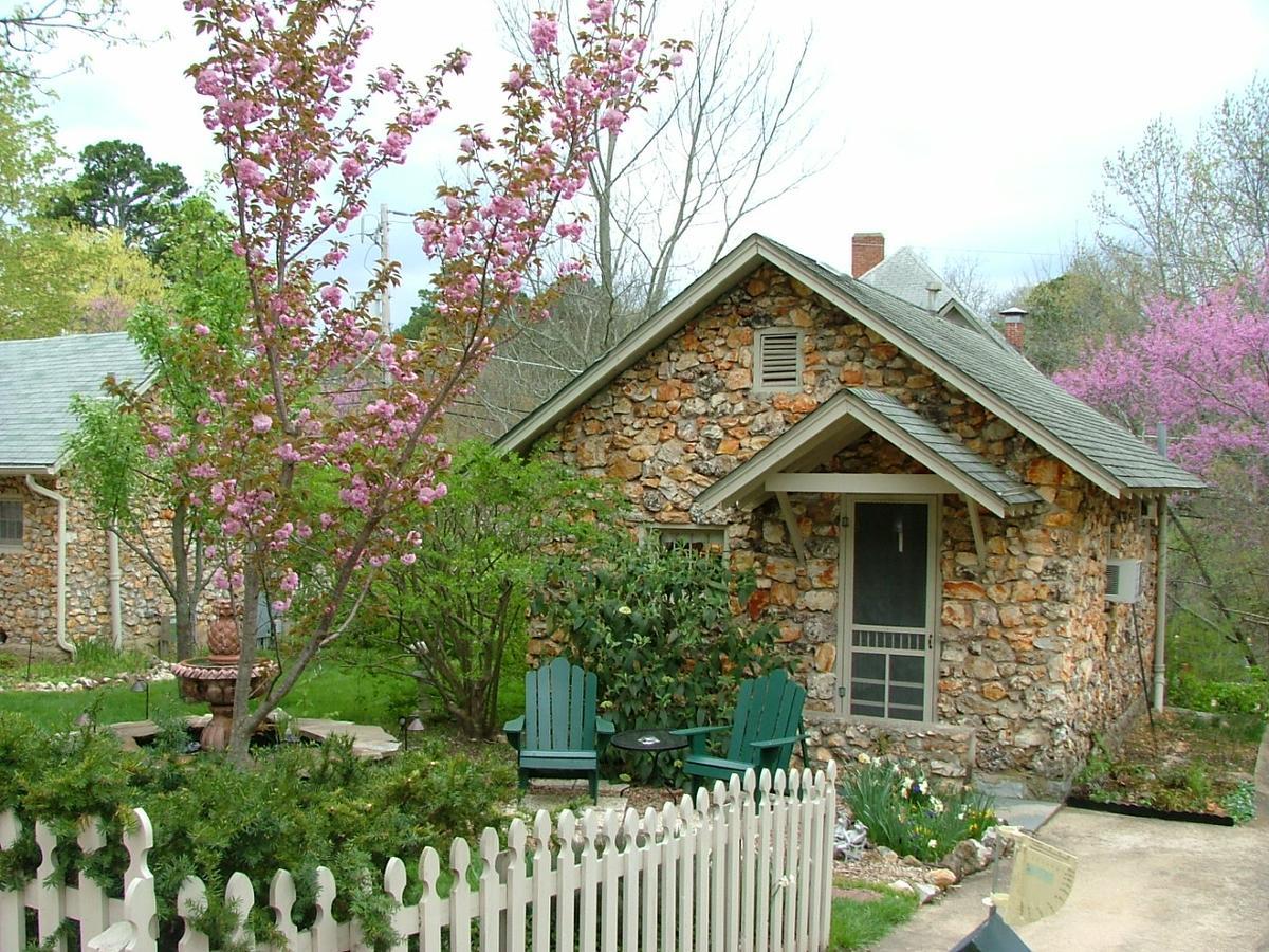 Rock Cottage Gardens B&B Eureka Springs Bagian luar foto